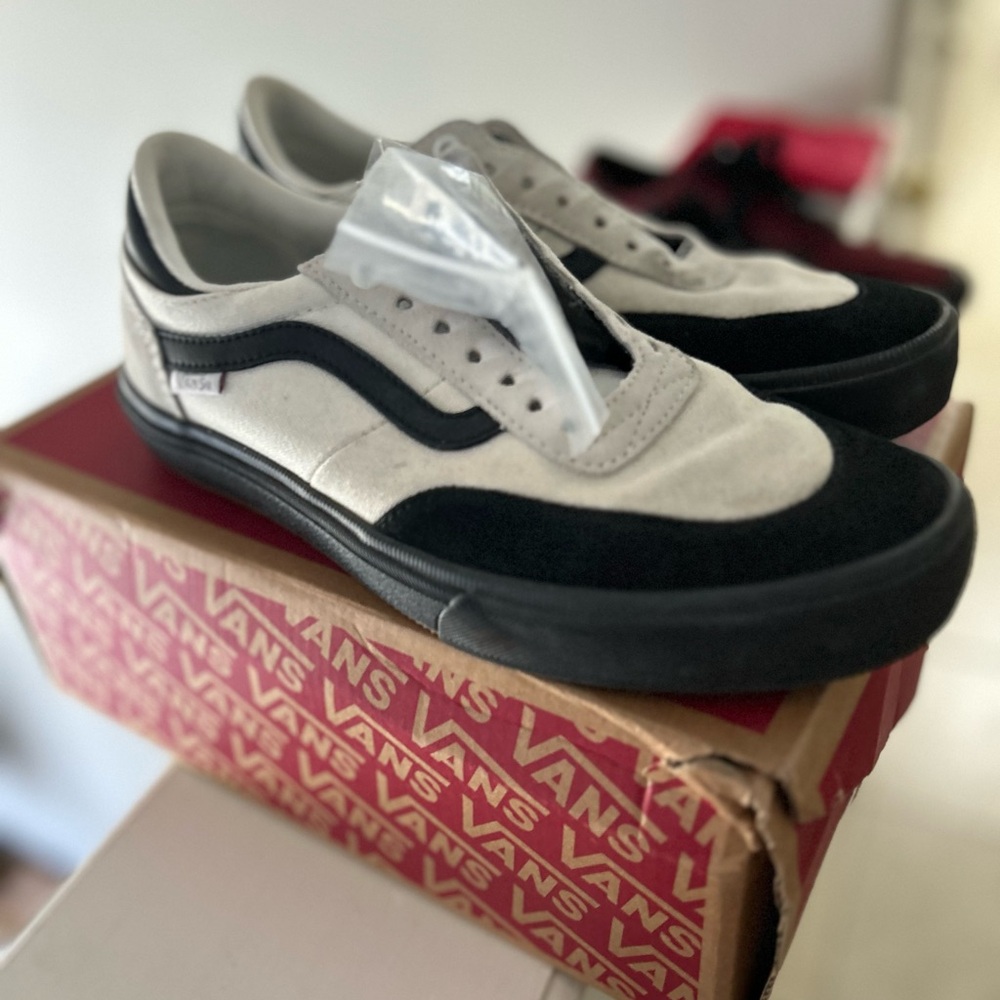 Vans Men's Black and White Sneakers 2 Pairs